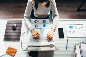 Dysk twardy to jeden z ważniejszych komponentów, który znajduje się w naszym laptopie